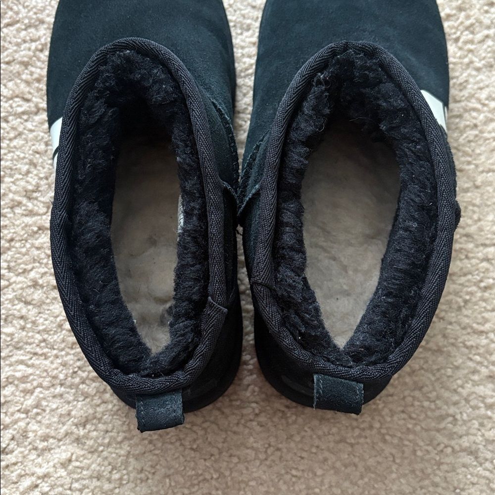 UGG Classic Ultra Mini Chopd Black Suede UGG Logo Ankle Boots Size US 9 Women - Picture 7 of 7